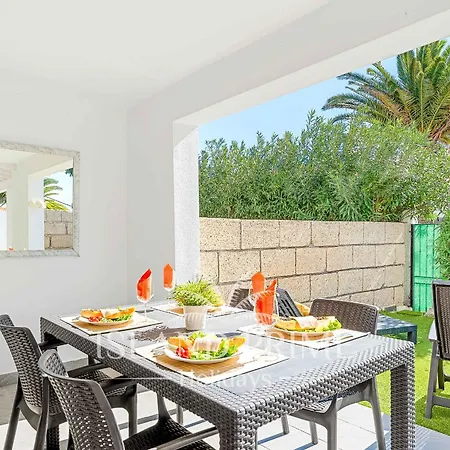 Family In A Heated Pool Complex In Golf Del Sur Fv4 *