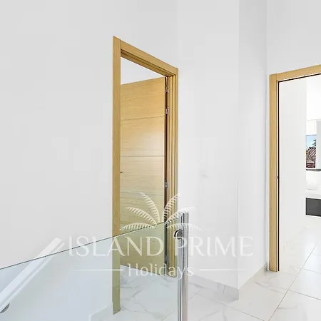 Family In A Heated Pool Complex In Golf Del Sur Fv4 Willa