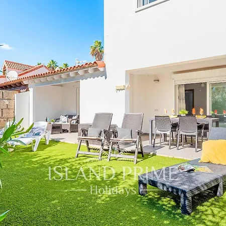 Family In A Heated Pool Complex In Golf Del Sur Fv4 Villa *