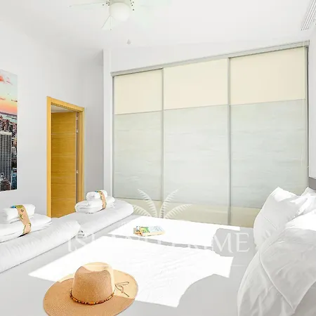 Family In A Heated Pool Complex In Golf Del Sur Fv4