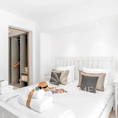 Family In A Heated Pool Complex In Golf Del Sur Fv4 *